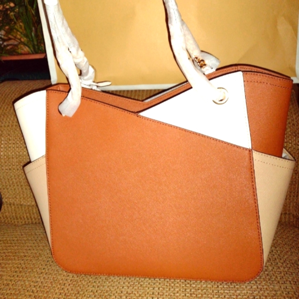 Michael Kors Jet Set Travel 2 way bag - Picture 6 of 6